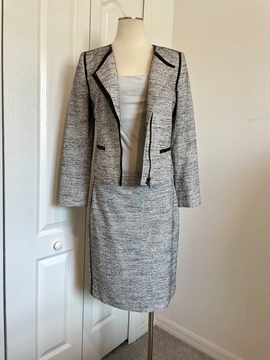 Classiques Entier Dresses & Skirts - Classiques Entier Classic Black + White Tweed Structured Skirt Suit Set Size M/1